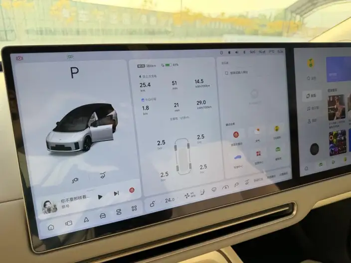 Li Auto i8 2025 Model Standard Edition – фото 6