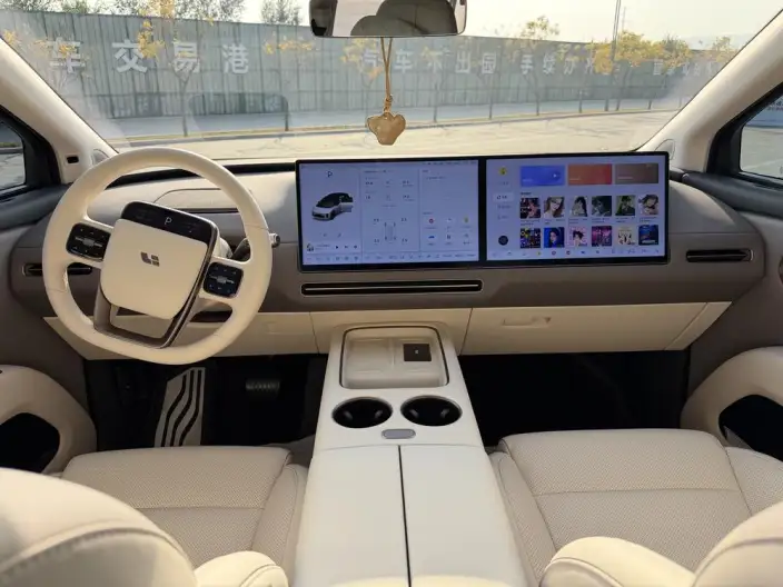Li Auto i8 2025 Model Standard Edition – фото 7