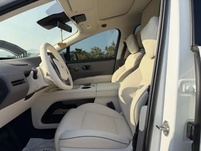 Li Auto i8 2025 Model Standard Edition – фото 8