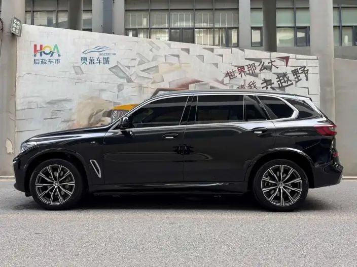 BMW X5 2022 Model xDrive 30Li Exclusive Model M Sports Set – фото 3