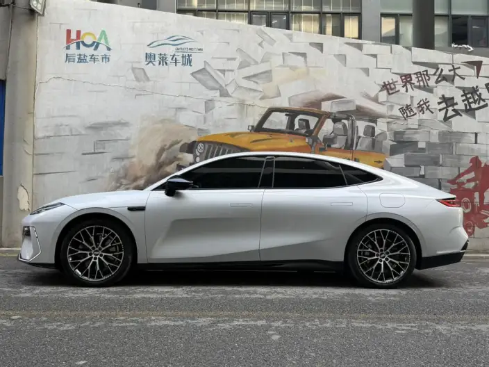 Geely Galaxy E8 2024 Model 620km Galaxy Performance version – фото 3