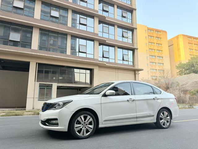 Dong f eng Aeolus E70 Модель 2018 года Chao Xiang Edition