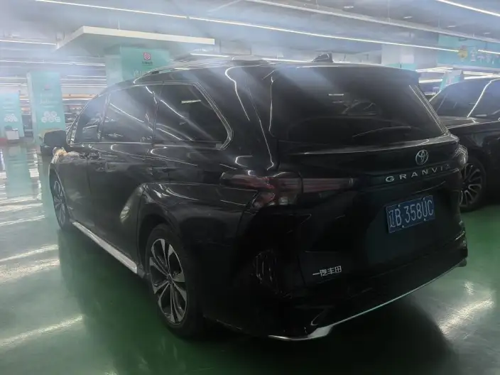 Granvia 2023 Model Intelligent Hybrid 2.5L Noble PLUS – фото 4