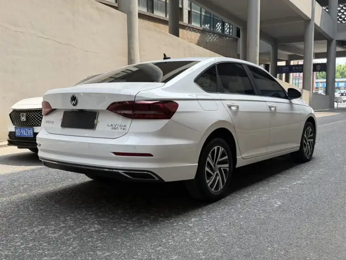 Volkswagen Lavida 2018 Model 280TSI DSG Comfort Edition China V – фото 7