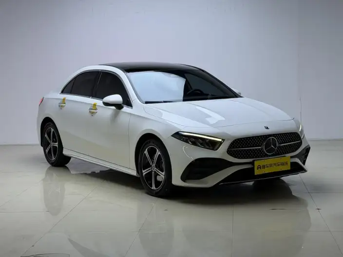 Mercedes-Benz A-class 2024 Model A 200 L Fashion Edition – фото 3