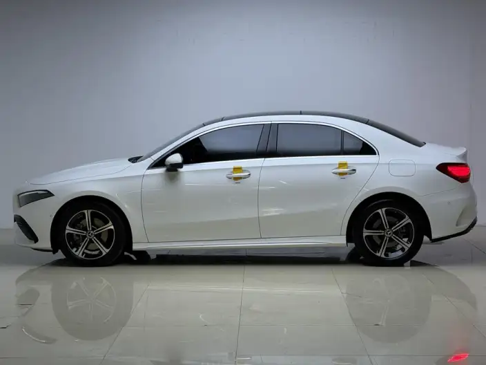 Mercedes-Benz A-class 2024 Model A 200 L Fashion Edition – фото 4