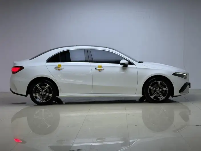 Mercedes-Benz A-class 2024 Model A 200 L Fashion Edition – фото 8