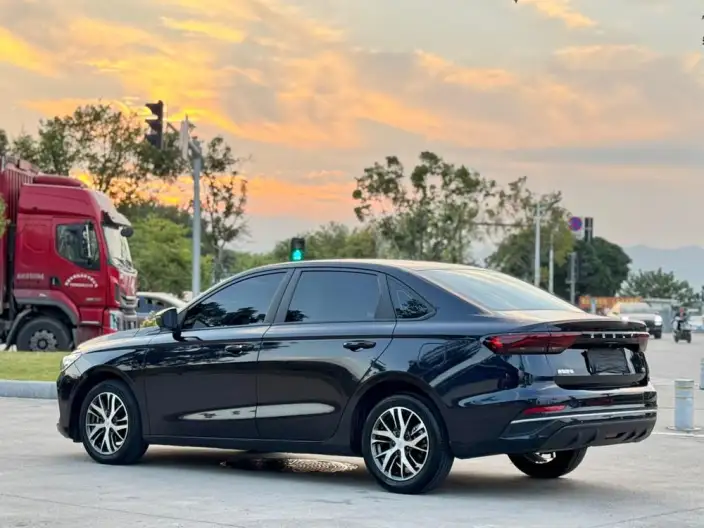 Geely Emgrand 2022 Model No. 4 Gen 1.5L CVT Elite Model – фото 4