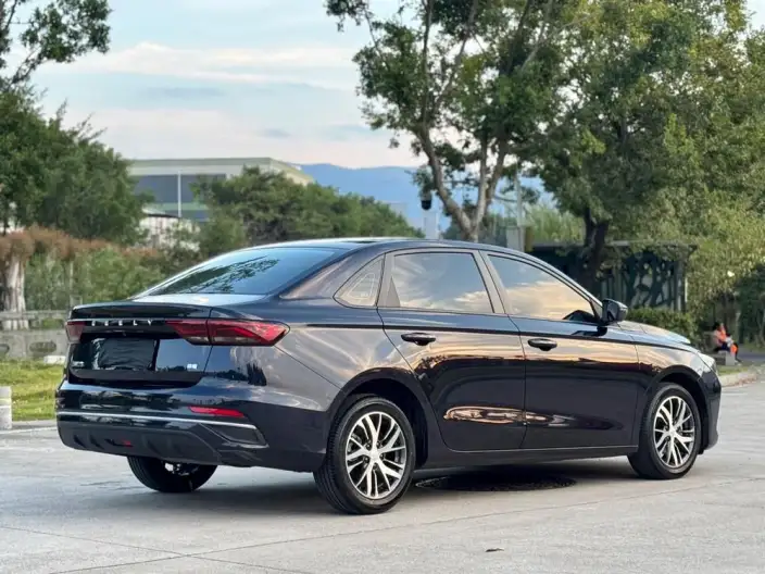 Geely Emgrand 2022 Model No. 4 Gen 1.5L CVT Elite Model – фото 6