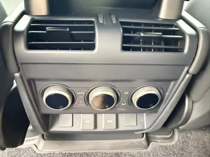Land Rover Defender 2023 Model Facelift 110 P400 X-Dynamic HSE – фото 8