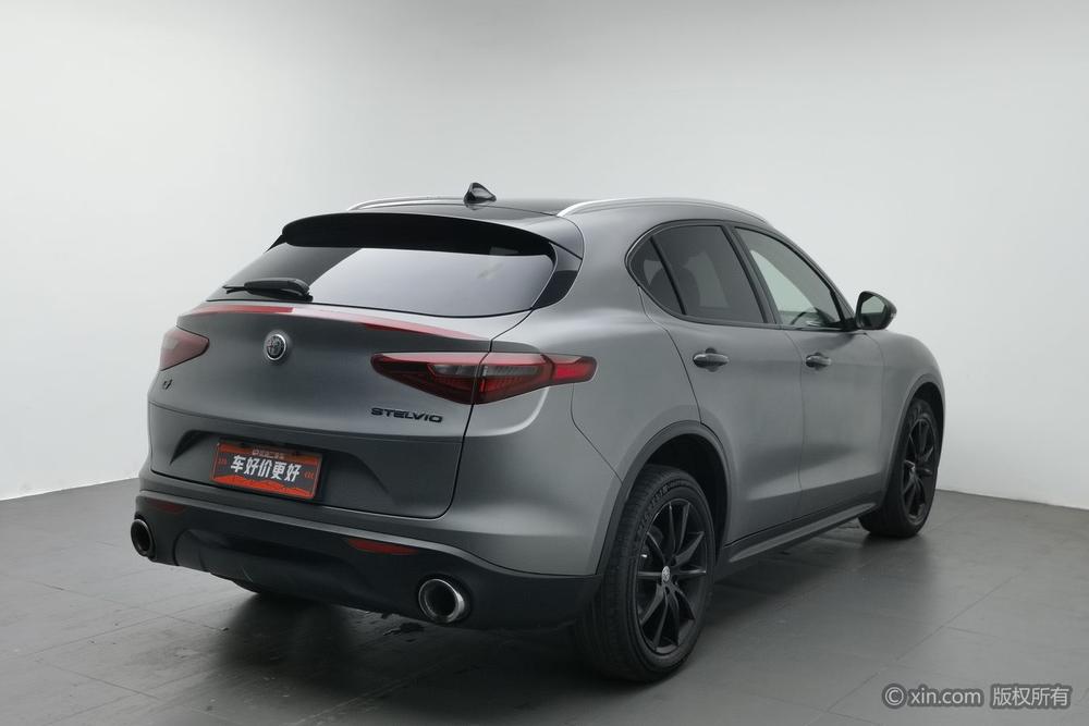 Alfa Romeo Stelvio 2017 2.0T 200HP Luxury