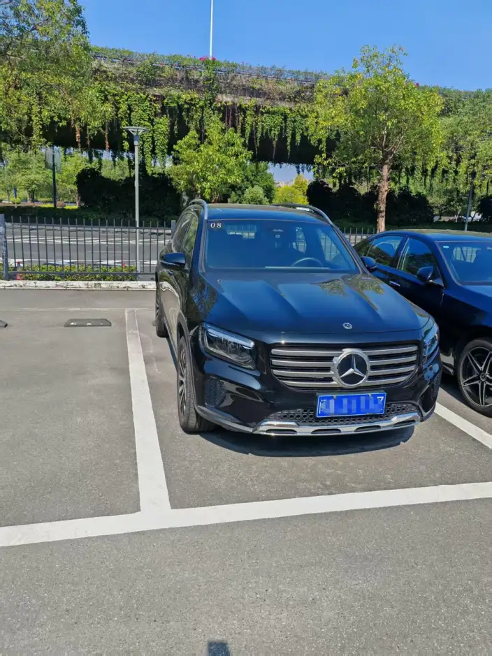 Mercedes-Benz GLB 2025 Model GLB 220 Fashion Model – фото 2
