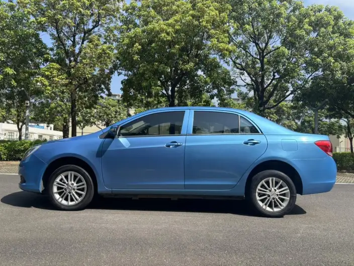 BYD E5 2017 Model 300 Zunrong Model – фото 3