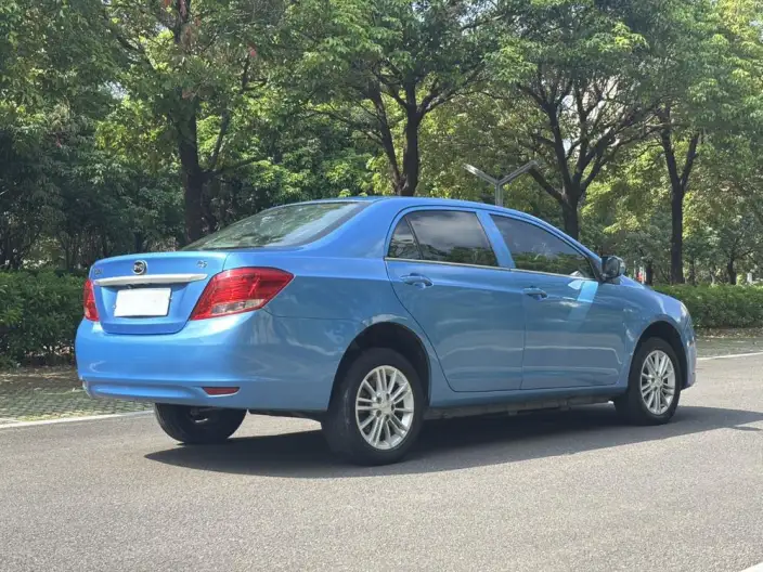 BYD E5 2017 Model 300 Zunrong Model – фото 6