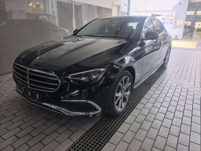 Mercedes-Benz E-Class 2023 Model E 300 L Fashion Model sedan – фото 1