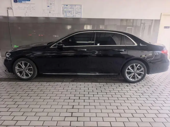 Mercedes-Benz E-Class 2023 Model E 300 L Fashion Model sedan – фото 2
