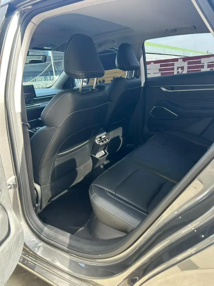 Geely Emgrand 2023 Model No. 4 Gen Champion Edition 1.5L CVT Luxury Model – фото 7