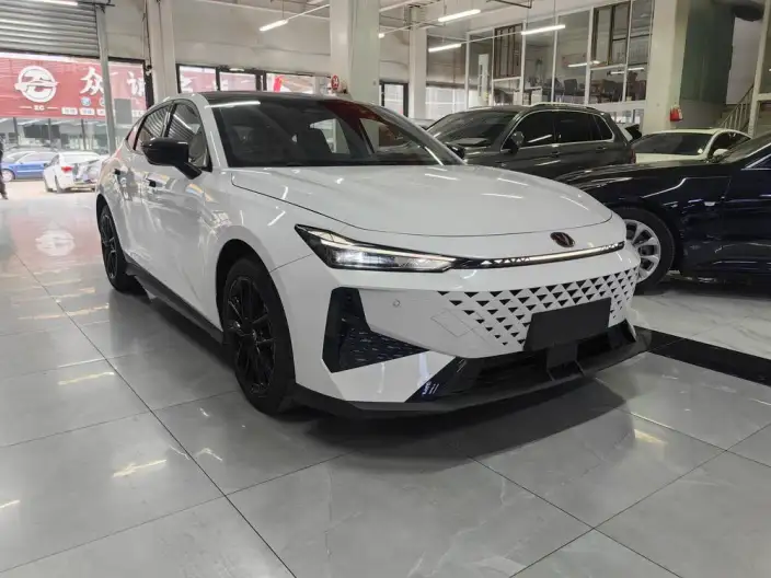 Changan UNI-V 2025 Model 1.5T 500Bar Exclusive Model – фото 3