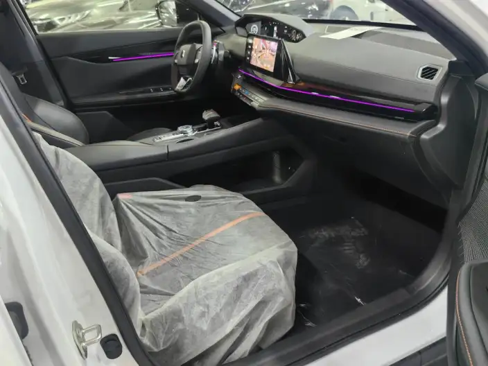 Changan UNI-V 2025 Model 1.5T 500Bar Exclusive Model – фото 6