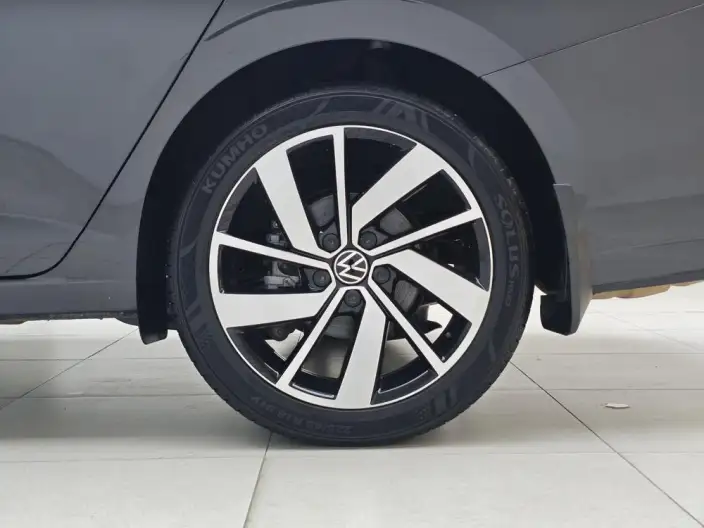 Volkswagen Sagitar 2023 Model 300TSI DSG Beyond Edition – фото 9