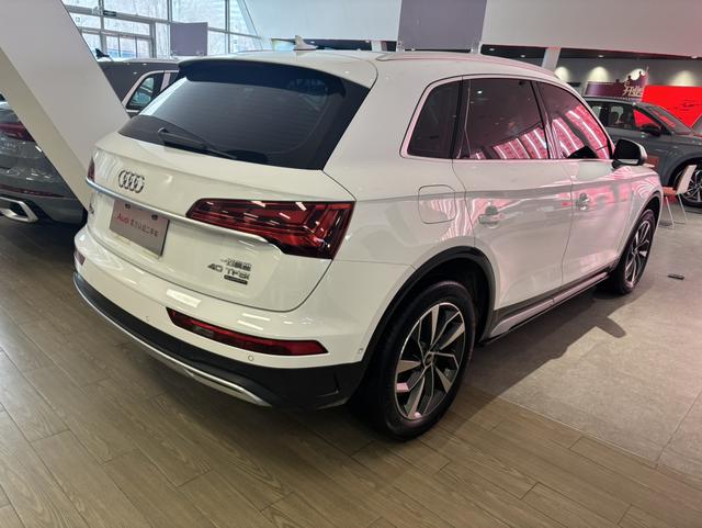 Audi Q5L 2022 Modi f ied 40T Luxury Elegance – фото 13