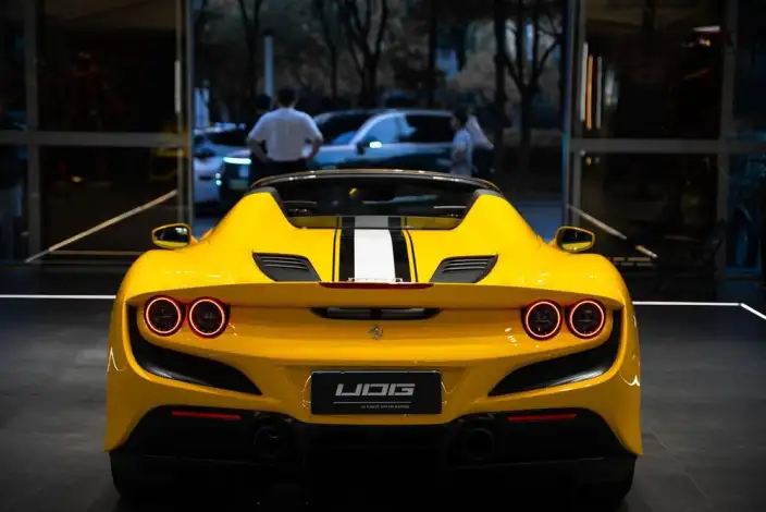 Ferrari F8 2020 Model Spider 3.9T V8 – фото 8