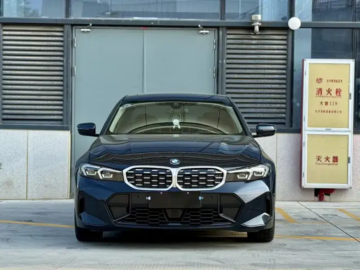 BMW 3 Series 2025 Model 325Li M Sports Set – фото 2