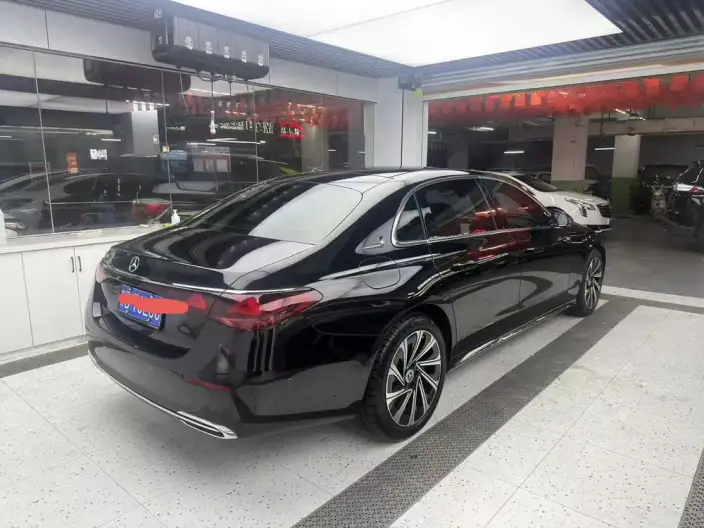 Mercedes-Benz E-Class 2024 Model E 300 L Luxury Model sedan – фото 6