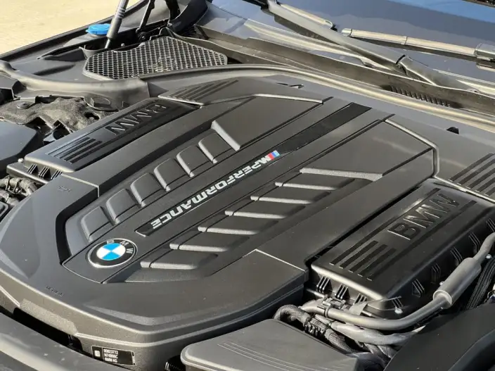 BMW 7 Series 2019 Model M760Li xDrive V12 Sports Set – фото 7