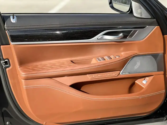 BMW 7 Series 2019 Model M760Li xDrive V12 Sports Set – фото 10