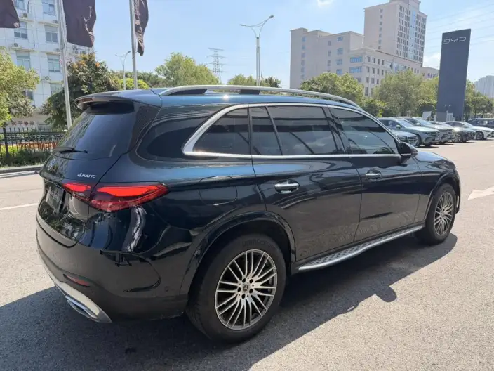 Mercedes-Benz GLC 2024 Model Facelift GLC 300 L 4MATIC Dynamic Model 5 seat – фото 3