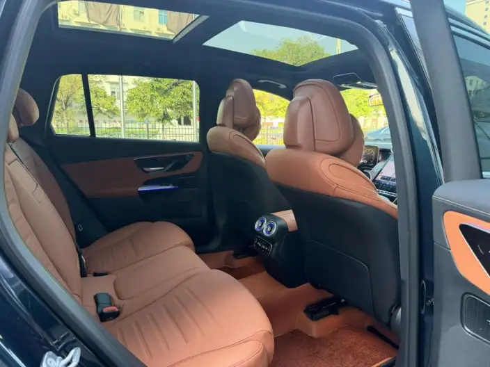 Mercedes-Benz GLC 2024 Model Facelift GLC 300 L 4MATIC Dynamic Model 5 seat – фото 8