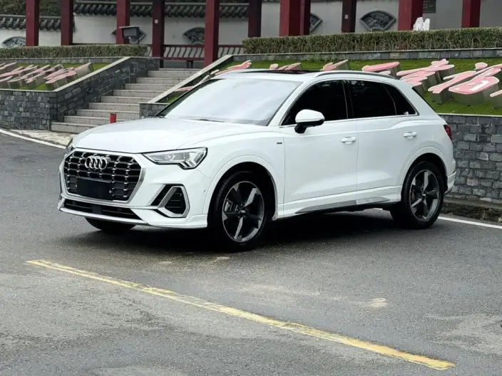 AUDI Q3 2022 Model 35 TFSI Fashion Dynamic Model – фото 1