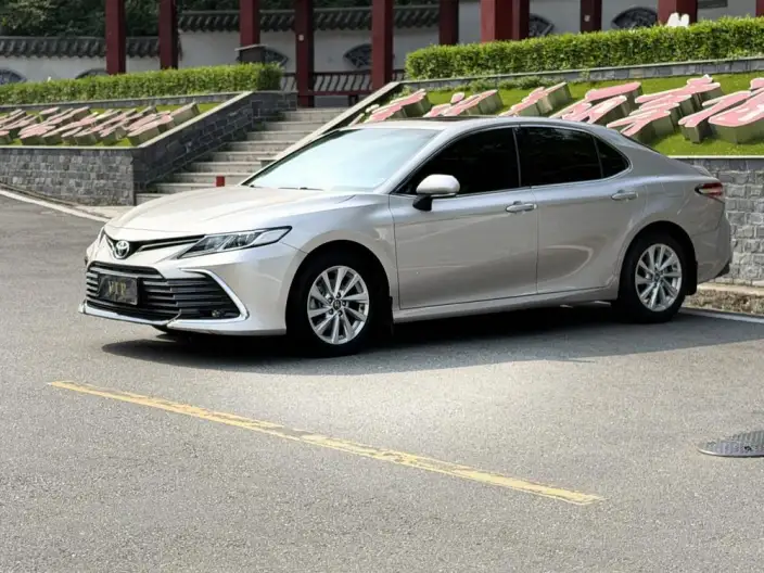 Toyota Camry 2022 Model 2.0G Deluxe Edition – фото 1