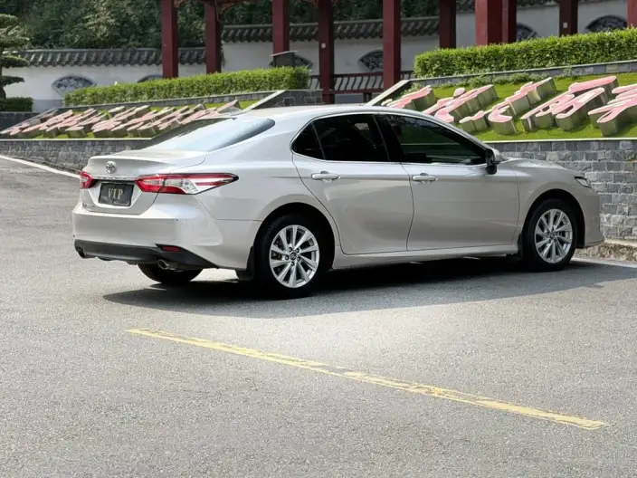 Toyota Camry 2022 Model 2.0G Deluxe Edition – фото 6