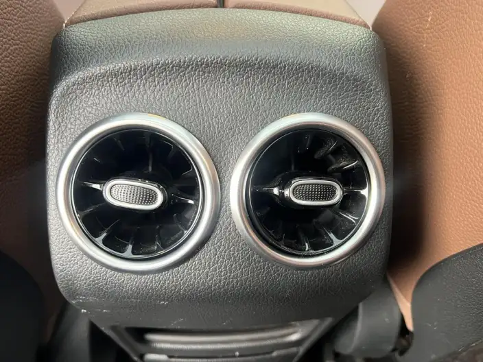 Mercedes-Benz GLB 2024 Model Facelift GLB 220 Dynamic Model – фото 10
