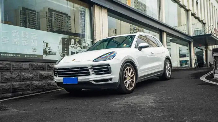 Cayenne 2019 Model Cayenne 3.0T – фото 1