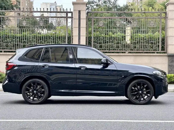 BMW X3 2023 Model xDrive30i Exclusive Model M Night Set – фото 5
