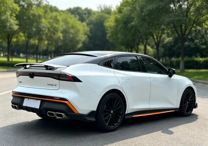 Changan UNI-V 2023 Model 1.5T Sports Edition – фото 6