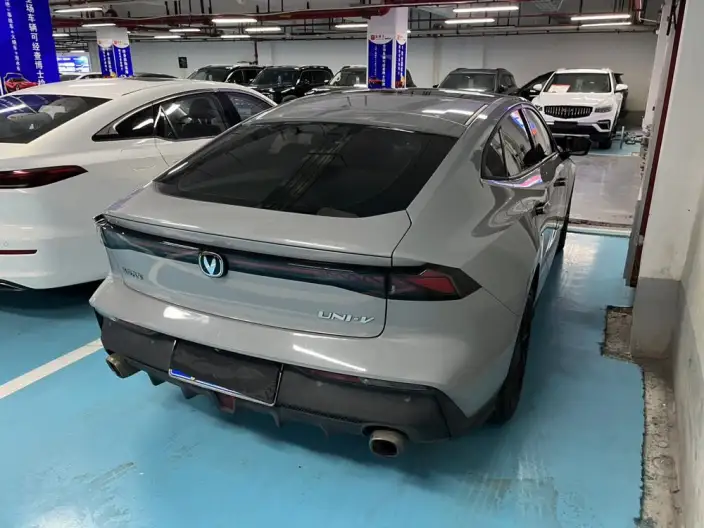 Changan UNI-V 2022 Model 1.5T Sports Edition – фото 6