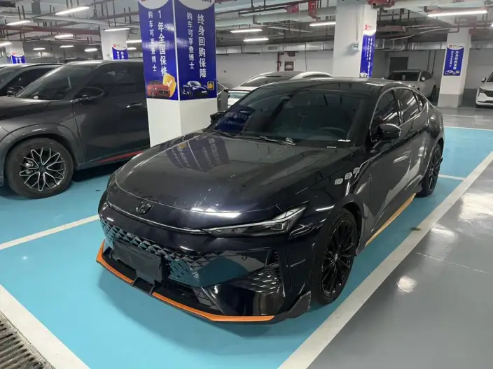 Changan UNI-V 2024 Model 1.5T Exclusive Model – фото 1