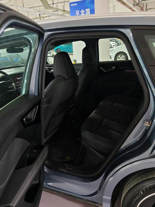 Audi Q4 e-tron 2023 40 e-tron Genesis Night – фото 7