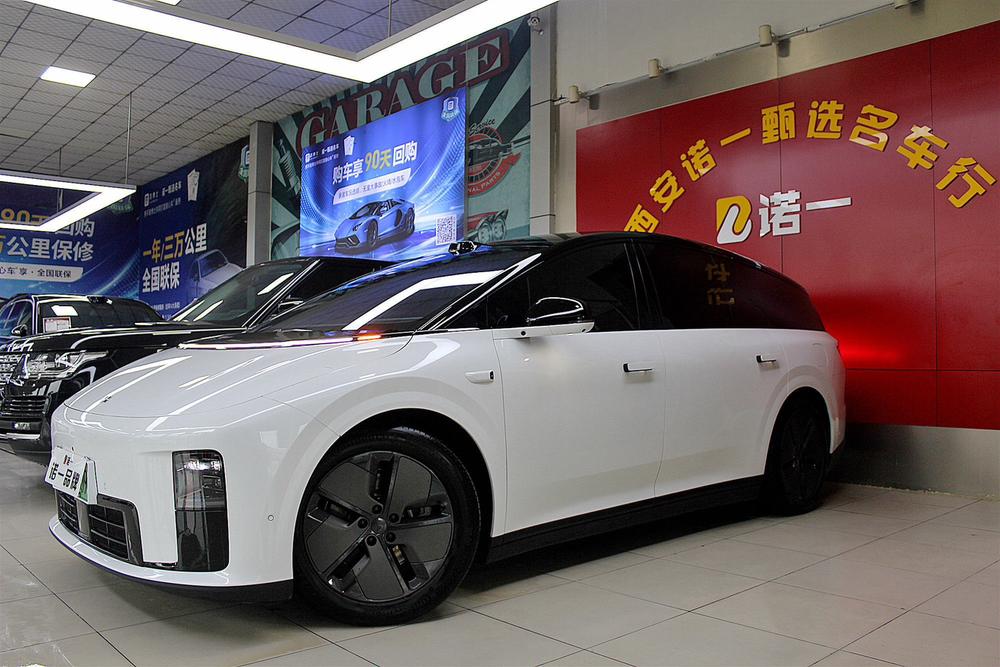 Li Auto i8 2025 Standard