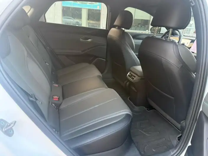 QinL EV 2025 Model 470KM Leading Model – фото 8