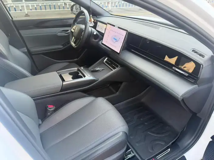 QinL EV 2025 Model 470KM Leading Model – фото 9