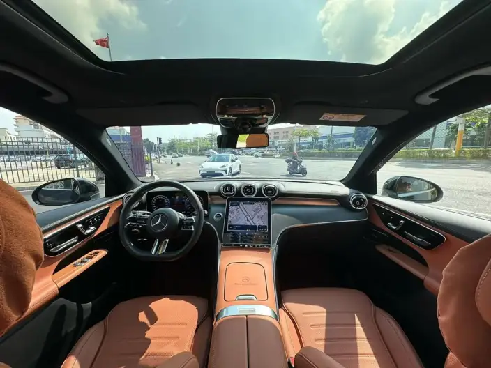 Mercedes-Benz GLC 2024 Model GLC 260 L 4MATIC Luxury Model 5 seat – фото 7