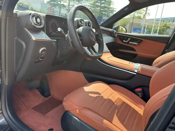 Mercedes-Benz GLC 2024 Model GLC 260 L 4MATIC Luxury Model 5 seat – фото 8
