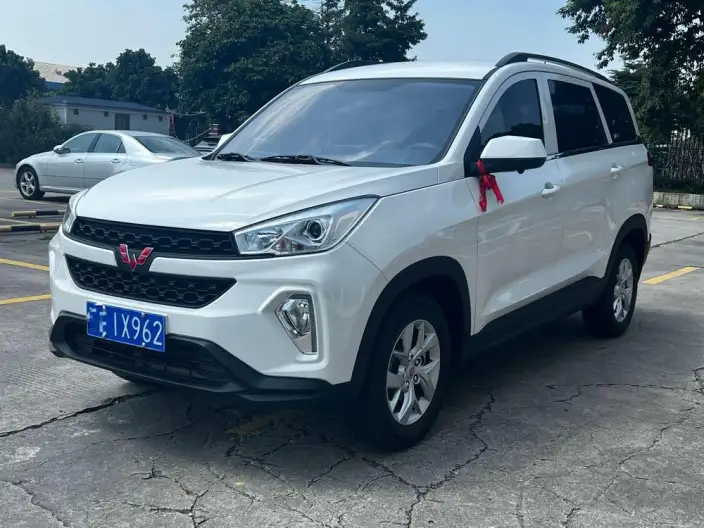Wuling Hongguang S3 2019 Model 1.5L Manual Standard Model China VI – фото 1