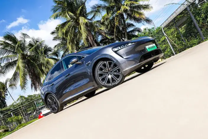 Luxeed R7 2024 Model EV 82kWh Max Rear Drive Edition – фото 8
