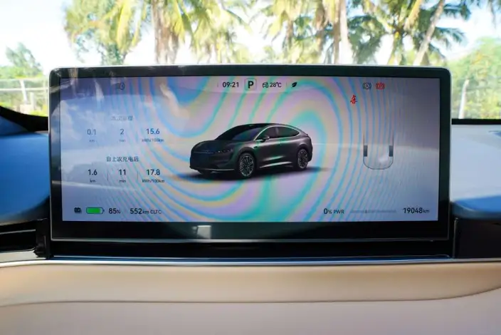 Luxeed R7 2024 Model EV 82kWh Max Rear Drive Edition – фото 9